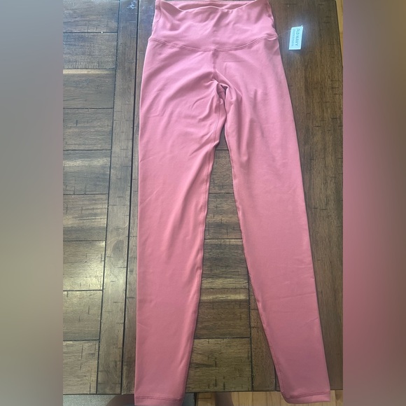 Old Navy Pants - NWT - Old Navy Women’s Active High Rise Leggings